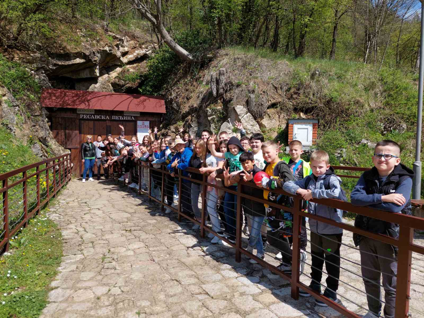 IMG-c58772fa2f6aa2ed9f0f3b38a3ca4501-V.jpg IMG-c58772fa2f6aa2ed9f0f3b38a3ca4501-V.jpg